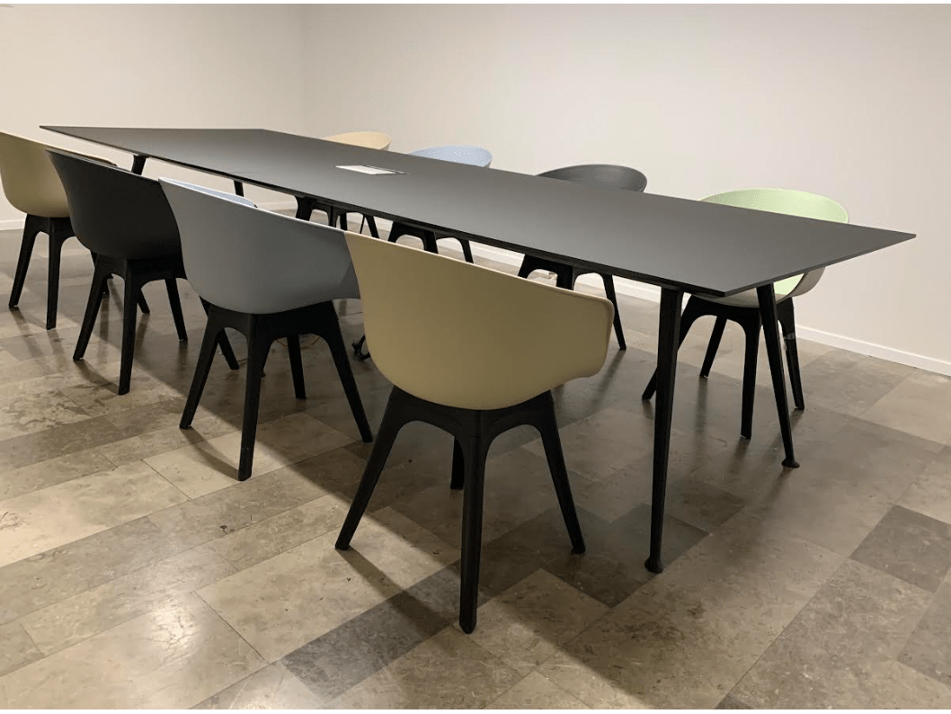 שולחן לחדר ישיבות דגם ספיידר - new-office-masters